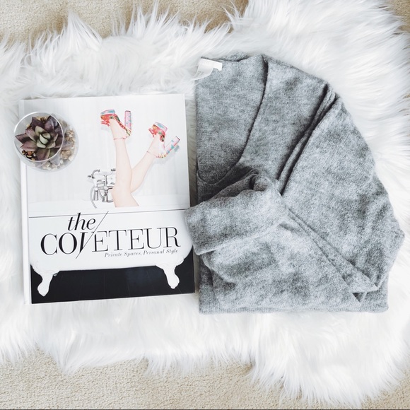 H&M Sweaters - H&M V Neck Sweater